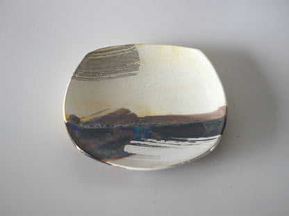 Kazue Wakabayashi [64. Silver-glazed Plate]