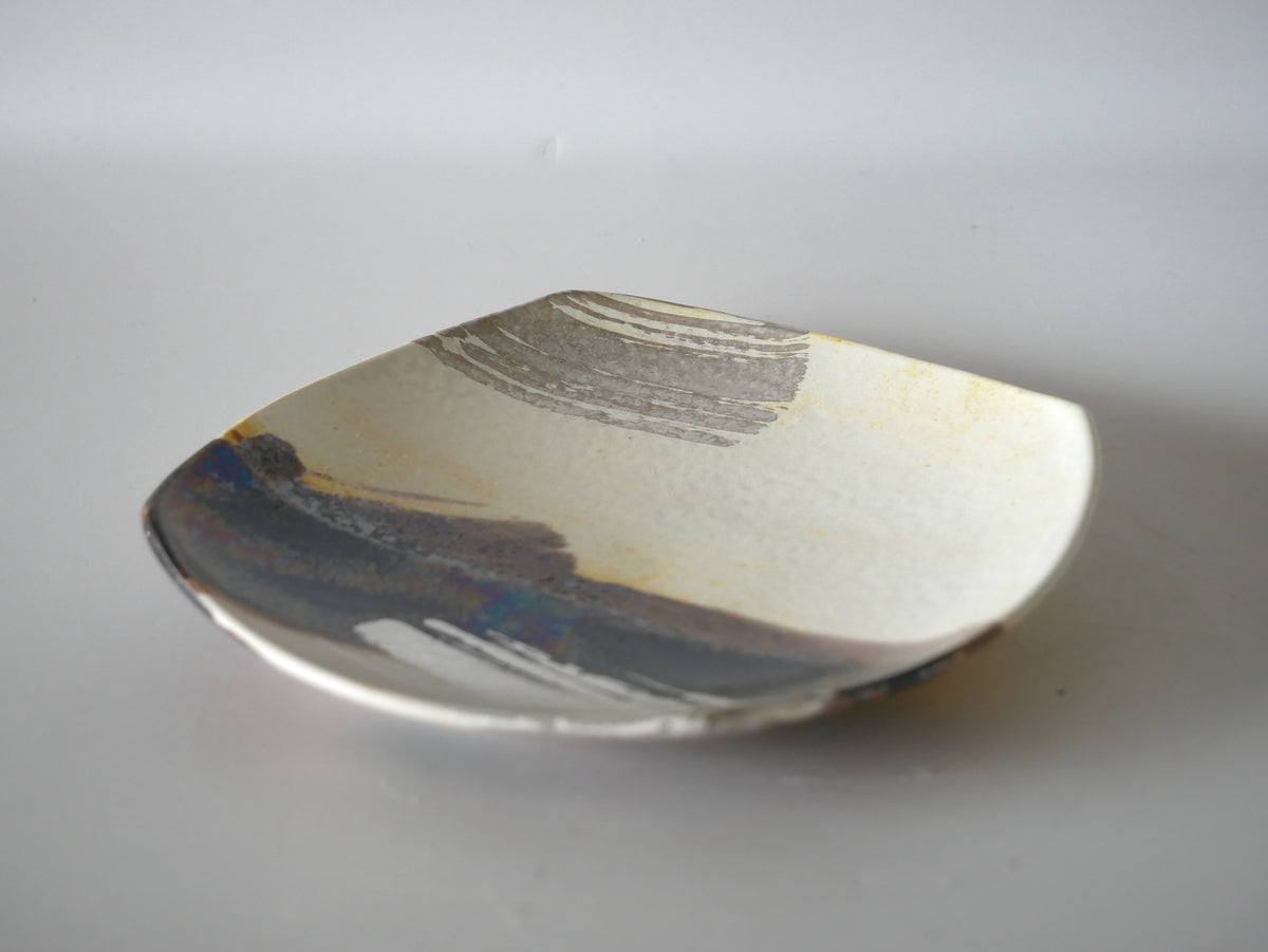 Kazue Wakabayashi [64. Silver-glazed Plate]