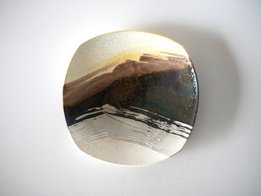 Kazue Wakabayashi [62. Silver-glazed plate]