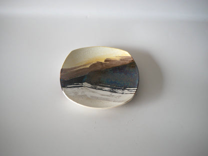 Kazue Wakabayashi [62. Silver-glazed plate]
