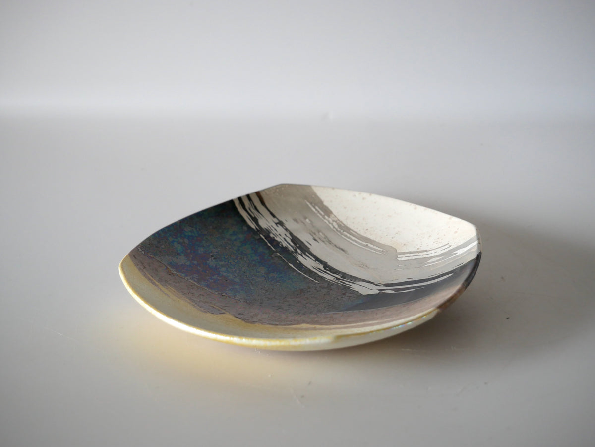 Kazue Wakabayashi [62. Silver-glazed plate]