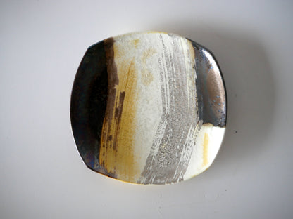 Kazue Wakabayashi [60. Silver-glazed Plate]