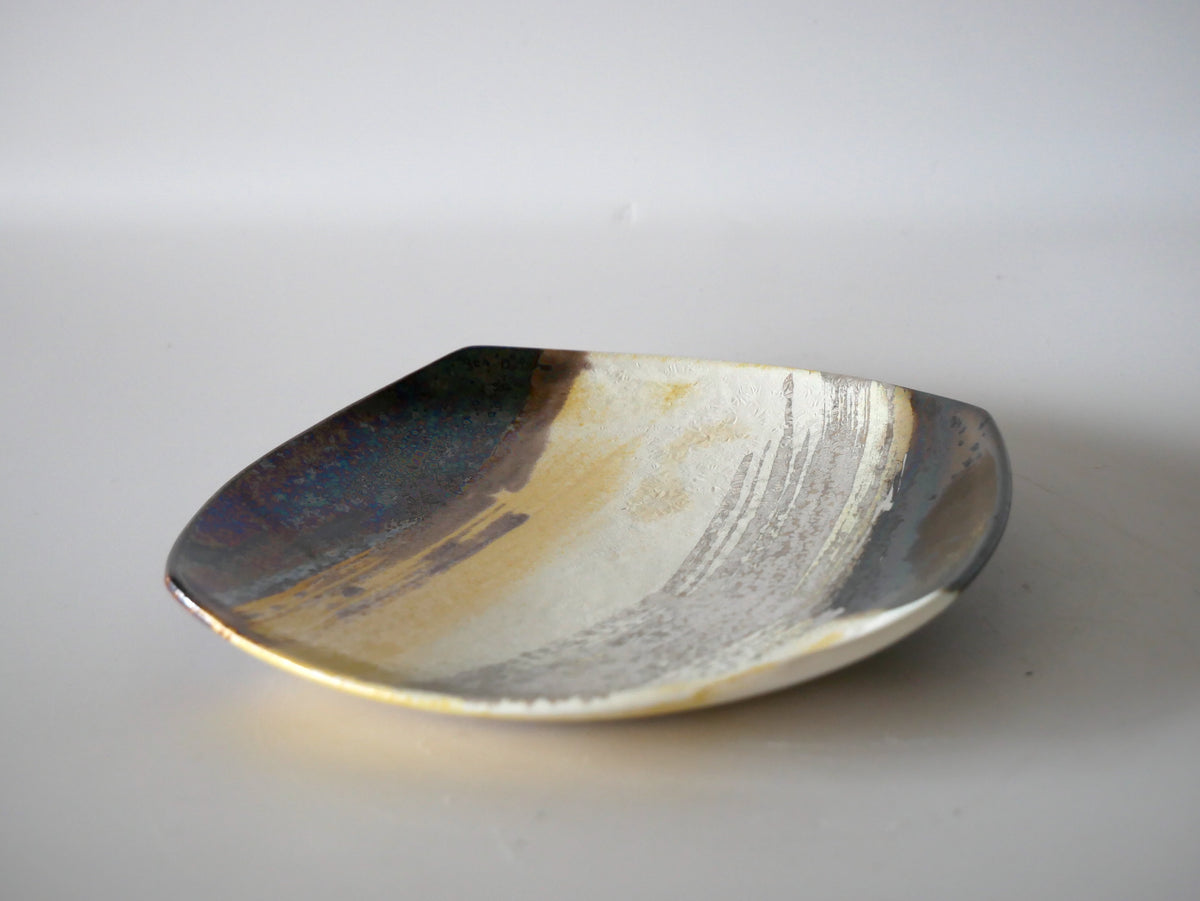 Kazue Wakabayashi [60. Silver-glazed Plate]