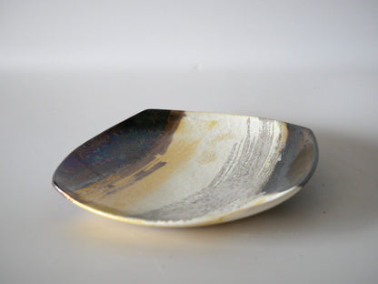 Kazue Wakabayashi [60. Silver-glazed Plate]