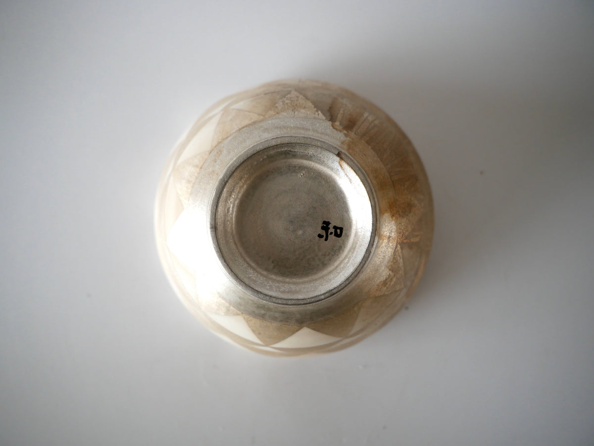 Wakabayashi Kazue [02. Silver Urushi-sai Rinmon Tea Bowl]