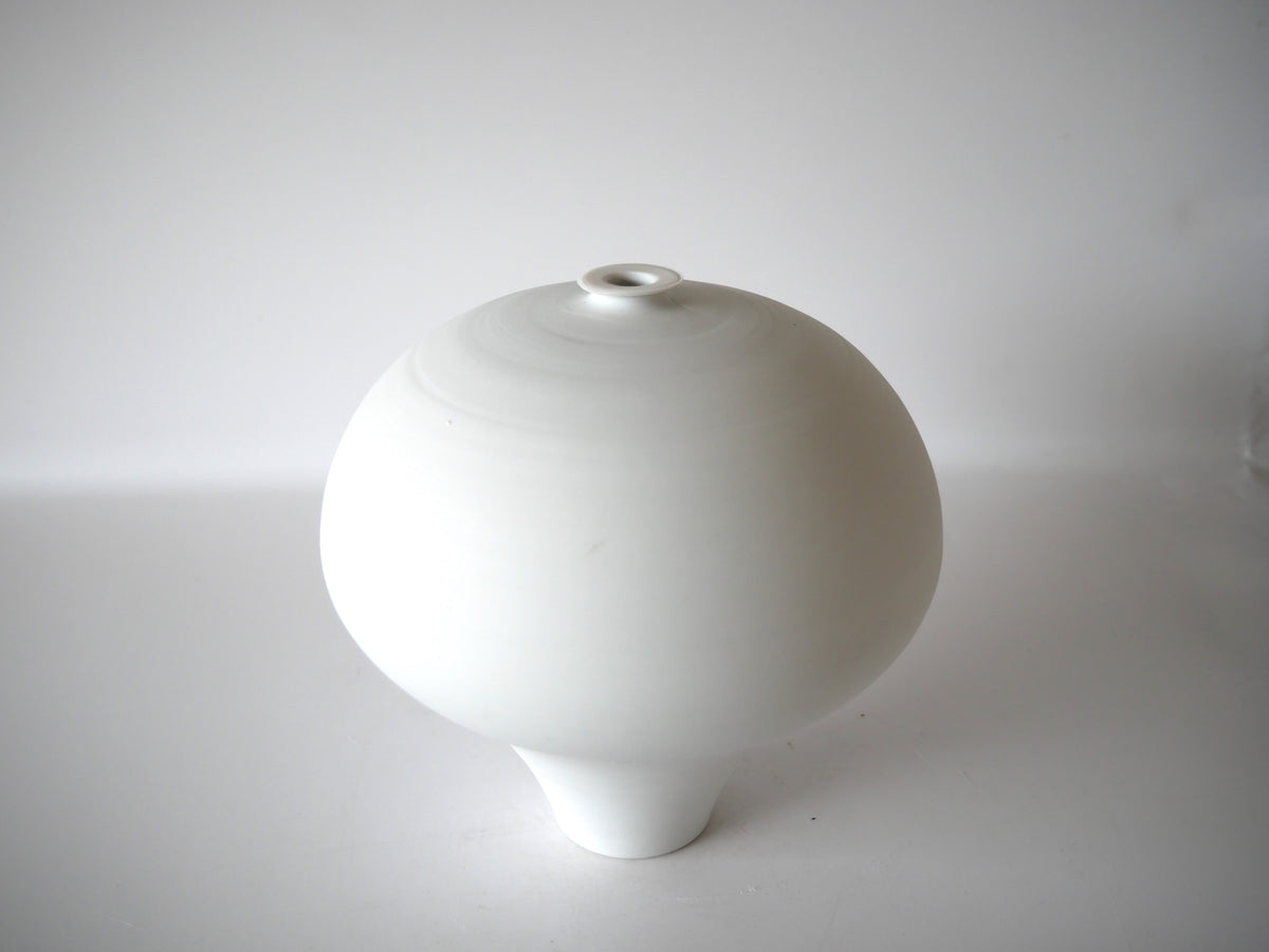 Naotsugu Yoshida [08-05. Flower Vase]