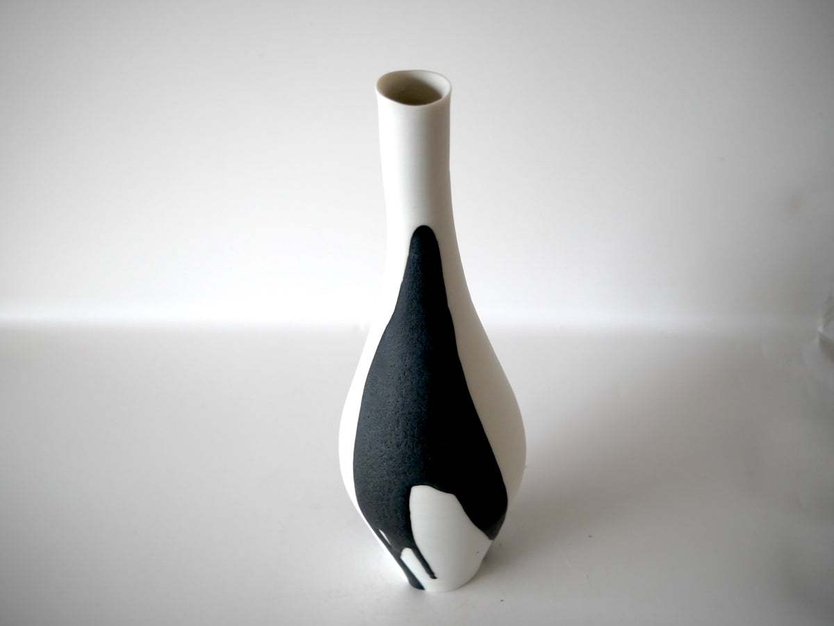 Naotsugu Yoshida [08-12. Flower Vase]