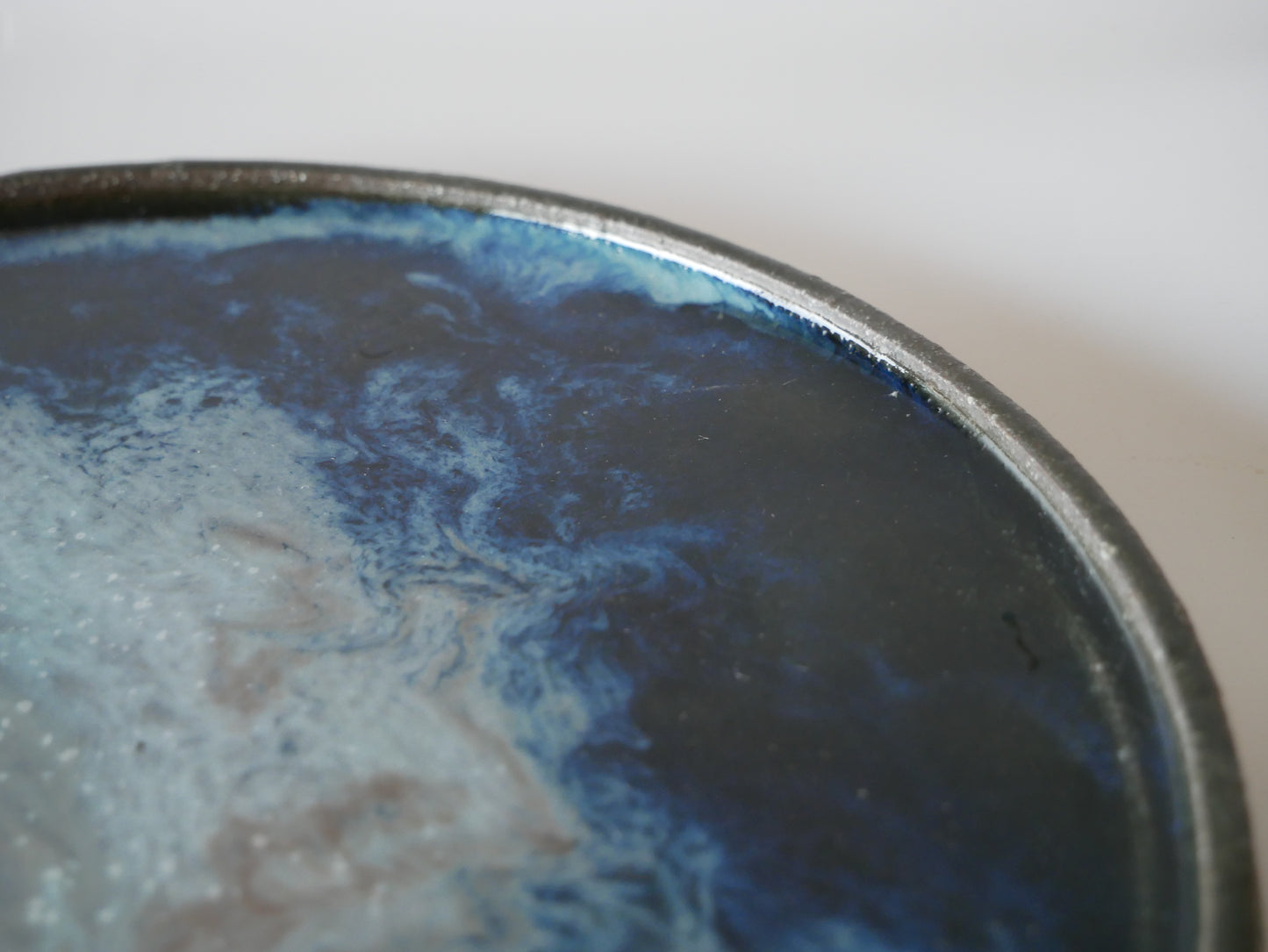 Takashi Kimura [9-c. Ash Glaze Donabe Bowl]
